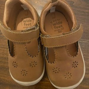 Size 6 Stride Rite Mary Janes